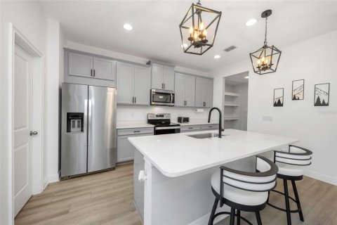 Touwnhouse à vendre à Tampa, Floride: 3 chambres, 214.33 m2 № 2232227 - photo 12
