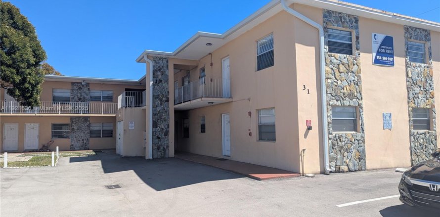 Квартира в Халландейл-Бич, Флорида 2 спальни, 1144.56м2 № 1975329