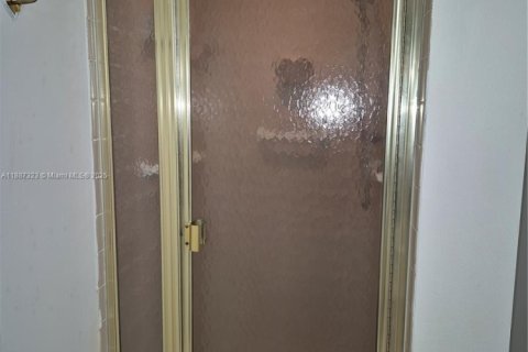 Condo in Hollywood, Florida, 3 bedrooms  № 1932933 - photo 14