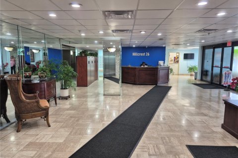 Condo in Hollywood, Florida, 3 bedrooms  № 1932933 - photo 19