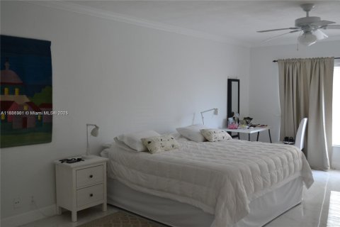 Condominio en alquiler en Fort Lauderdale, Florida, 3 dormitorios, 193.24 m2 № 1807758 - foto 17