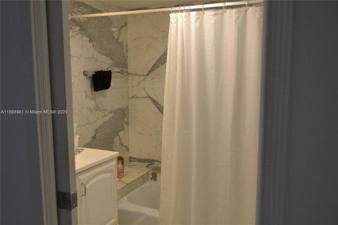 Condominio en alquiler en Fort Lauderdale, Florida, 3 dormitorios, 193.24 m2 № 1807758 - foto 9