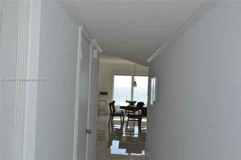 Condominio en alquiler en Fort Lauderdale, Florida, 3 dormitorios, 193.24 m2 № 1807758 - foto 22