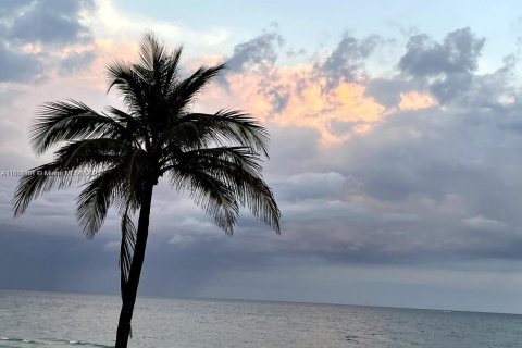 Condominio en alquiler en Fort Lauderdale, Florida, 3 dormitorios, 193.24 m2 № 1807758 - foto 5