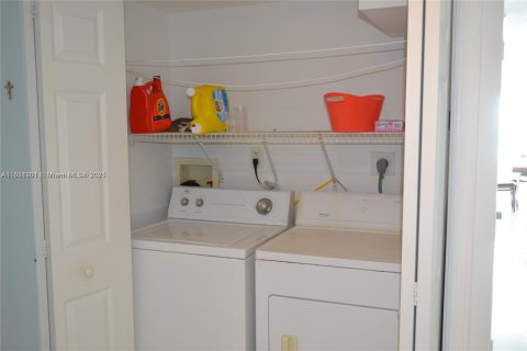 Condominio en alquiler en Fort Lauderdale, Florida, 3 dormitorios, 193.24 m2 № 1807758 - foto 25