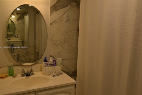 Condominio en alquiler en Fort Lauderdale, Florida, 3 dormitorios, 193.24 m2 № 1807758 - foto 8