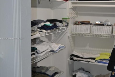 Condominio en alquiler en Fort Lauderdale, Florida, 3 dormitorios, 193.24 m2 № 1807758 - foto 13