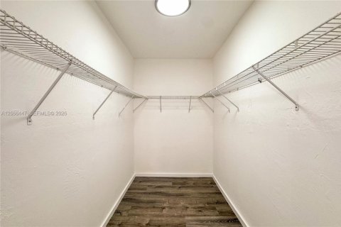 Copropriété à louer à Miami, Floride: 2 chambres, 94.95 m2 № 2285963 - photo 28