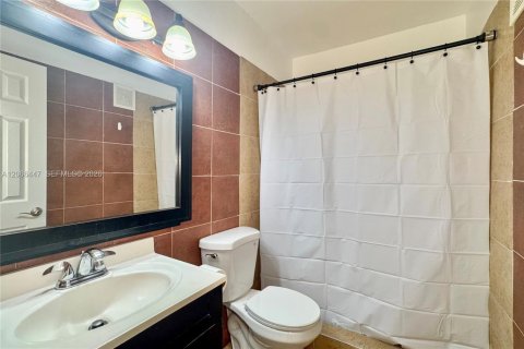 Copropriété à louer à Miami, Floride: 2 chambres, 94.95 m2 № 2285963 - photo 18