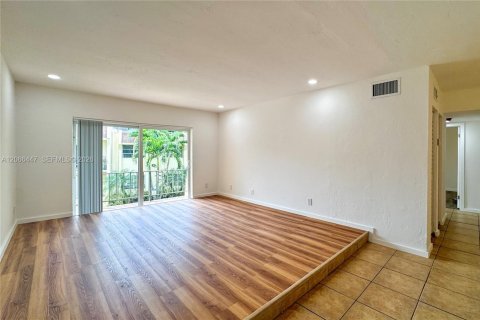 Copropriété à louer à Miami, Floride: 2 chambres, 94.95 m2 № 2285963 - photo 7