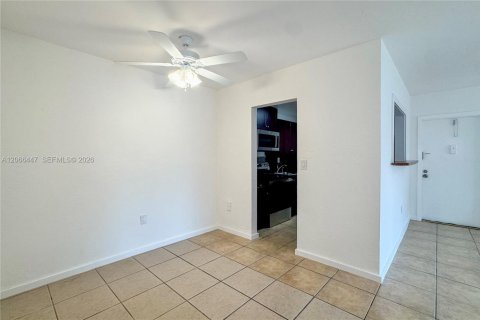 Copropriété à louer à Miami, Floride: 2 chambres, 94.95 m2 № 2285963 - photo 11