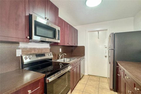 Copropriété à louer à Miami, Floride: 2 chambres, 94.95 m2 № 2285963 - photo 10