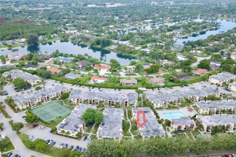Copropriété à louer à Miami, Floride: 2 chambres, 94.95 m2 № 2285963 - photo 2