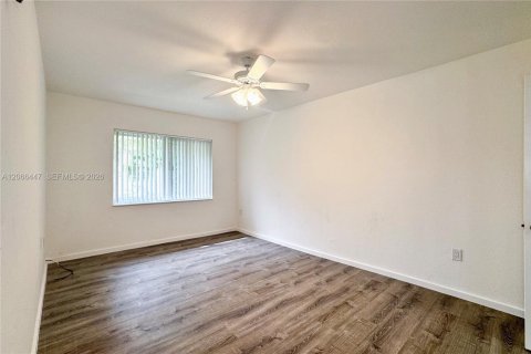 Copropriété à louer à Miami, Floride: 2 chambres, 94.95 m2 № 2285963 - photo 24