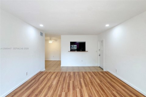Copropriété à louer à Miami, Floride: 2 chambres, 94.95 m2 № 2285963 - photo 8