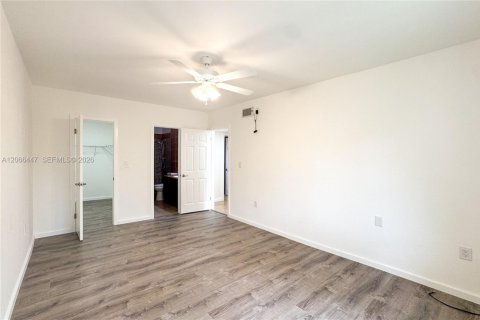Copropriété à louer à Miami, Floride: 2 chambres, 94.95 m2 № 2285963 - photo 25