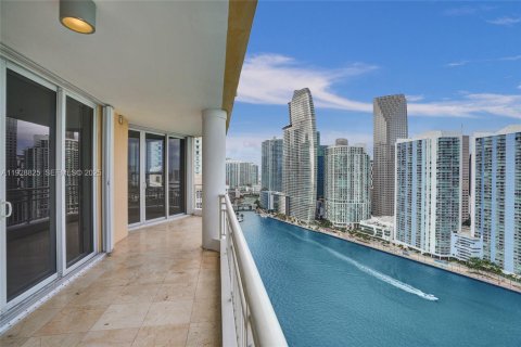 Copropriété à louer à Miami, Floride: 3 chambres, 213.02 m2 № 1987531 - photo 3