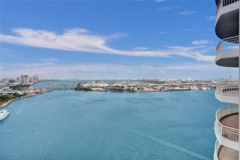 Copropriété à louer à Miami, Floride: 3 chambres, 213.02 m2 № 1987531 - photo 4