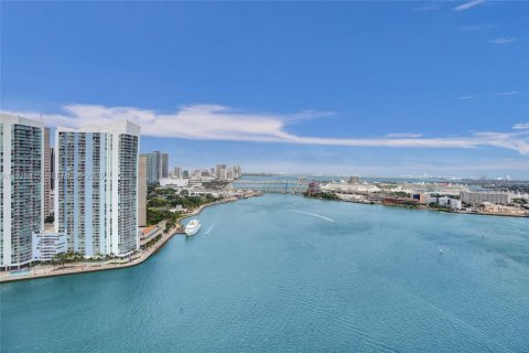 Copropriété à louer à Miami, Floride: 3 chambres, 213.02 m2 № 1987531 - photo 5