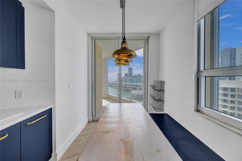 Copropriété à louer à Miami, Floride: 3 chambres, 213.02 m2 № 1987531 - photo 23