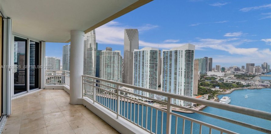 Condo à Miami, Floride, 3 chambres № 1987531