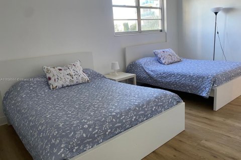 Condominio en venta en Hollywood, Florida, 2 dormitorios, 109.25 m2 № 1825997 - foto 5