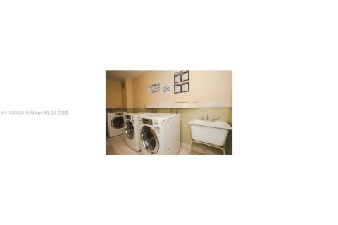 Condominio en venta en Hollywood, Florida, 2 dormitorios, 109.25 m2 № 1825997 - foto 21