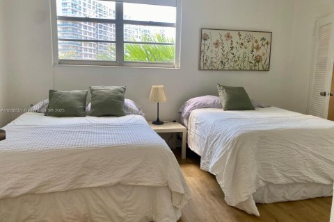 Condominio en venta en Hollywood, Florida, 2 dormitorios, 109.25 m2 № 1825997 - foto 8