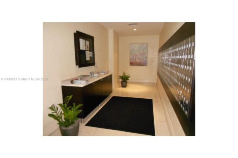 Condominio en venta en Hollywood, Florida, 2 dormitorios, 109.25 m2 № 1825997 - foto 16