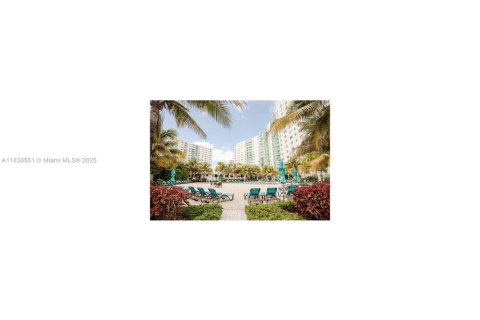 Condominio en venta en Hollywood, Florida, 2 dormitorios, 109.25 m2 № 1825997 - foto 22