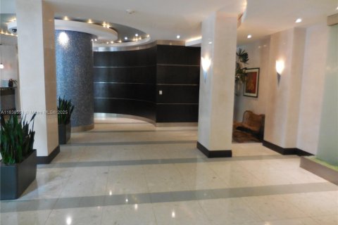 Condominio en venta en Hollywood, Florida, 2 dormitorios, 109.25 m2 № 1825997 - foto 12