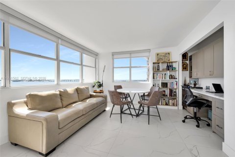 Copropriété à vendre à Miami, Floride: 3 chambres, 133.13 m2 № 2052519 - photo 21