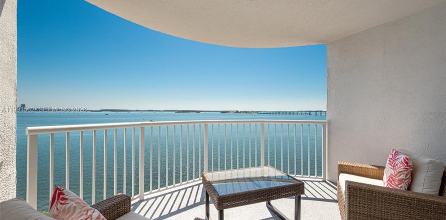 Condo à Miami, Floride, 3 chambres  № 2052519