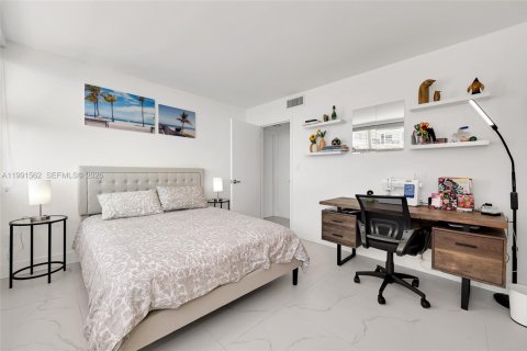 Copropriété à vendre à Miami, Floride: 3 chambres, 133.13 m2 № 2052519 - photo 28