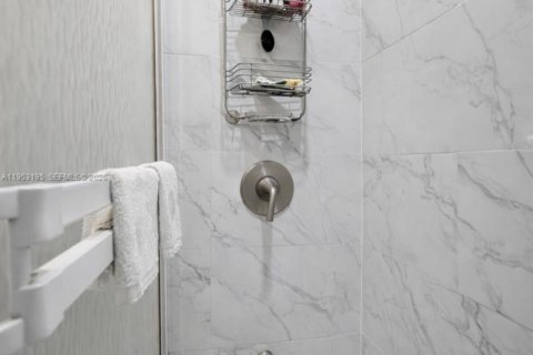 Купить виллу или дом в Форт-Лодердейл, Флорида 3 спальни, 154.87м2, № 2026168 - фото 21