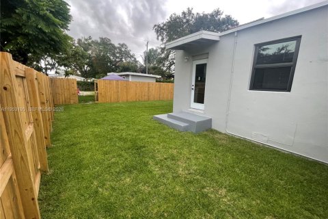 Купить виллу или дом в Форт-Лодердейл, Флорида 3 спальни, 154.87м2, № 2026168 - фото 6