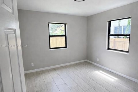 Купить виллу или дом в Форт-Лодердейл, Флорида 3 спальни, 154.87м2, № 2026168 - фото 13