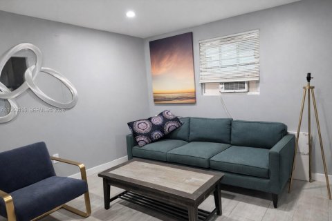 Купить виллу или дом в Форт-Лодердейл, Флорида 3 спальни, 154.87м2, № 2026168 - фото 18