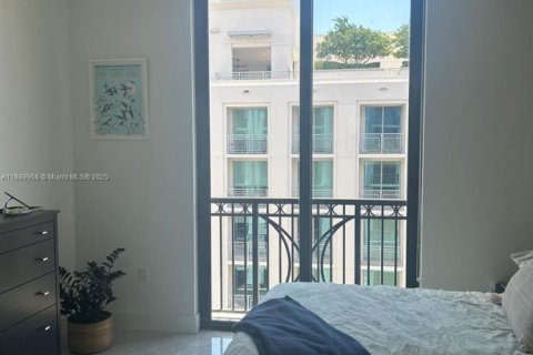 Condo in Coral Gables, Florida, 1 bedroom  № 1943843 - photo 15