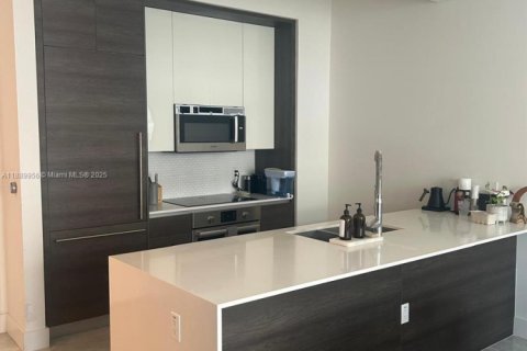 Condo in Coral Gables, Florida, 1 bedroom  № 1943843 - photo 9