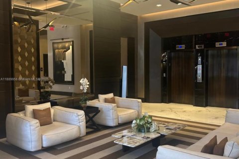 Condo in Coral Gables, Florida, 1 bedroom  № 1943843 - photo 20