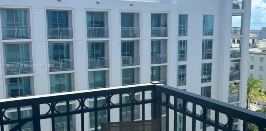 Condo in Coral Gables, Florida, 1 bedroom № 1943843