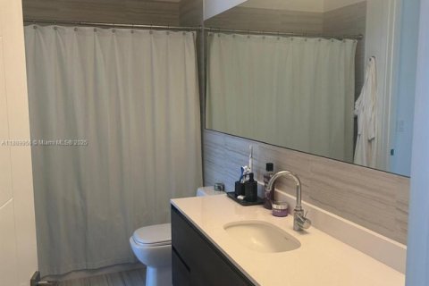 Condo in Coral Gables, Florida, 1 bedroom  № 1943843 - photo 11