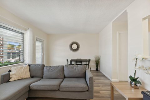 Condo in North Miami Beach, Florida, 1 bedroom  № 2181538 - photo 7