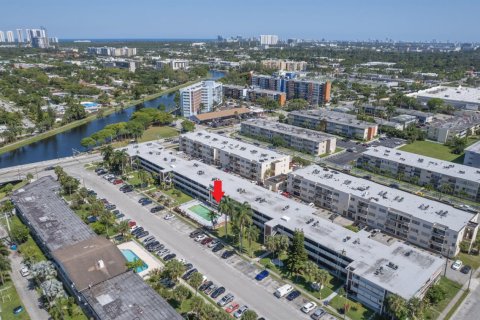 Condo in North Miami Beach, Florida, 1 bedroom  № 2181538 - photo 17