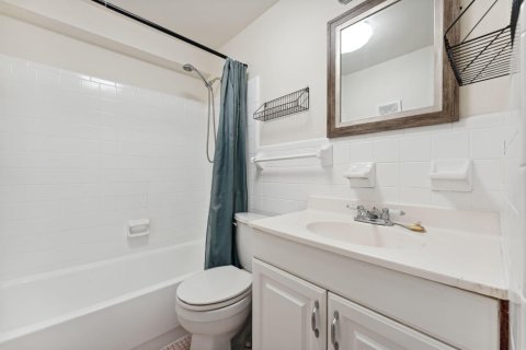 Condo in North Miami Beach, Florida, 1 bedroom  № 2181538 - photo 10