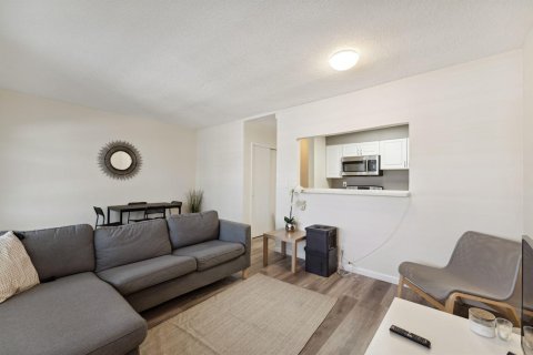 Condo in North Miami Beach, Florida, 1 bedroom  № 2181538 - photo 6