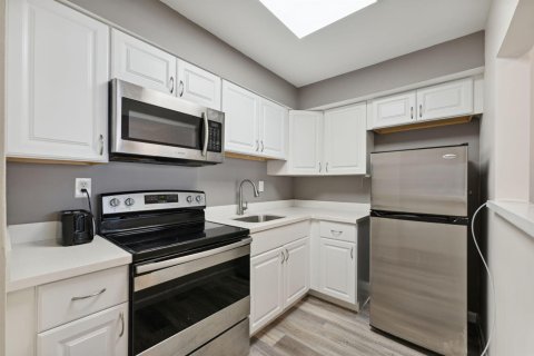 Condo in North Miami Beach, Florida, 1 bedroom  № 2181538 - photo 3