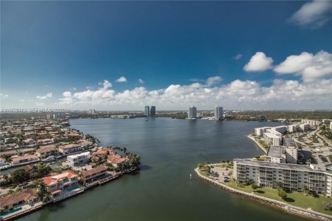 Condo in Aventura, Florida, 2 bedrooms № 2046414 - photo 4