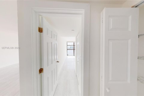 Condo in Aventura, Florida, 2 bedrooms № 2046414 - photo 28